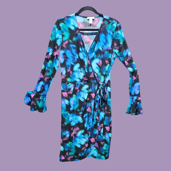 LONDON TIMES Dresses & Skirts - LONDON TIMES Pullover Wrap Dress Bell Sleeve Bottoms Size 10 Long Sleeve